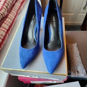 Nine West women's royal blue Size 7M heels. New